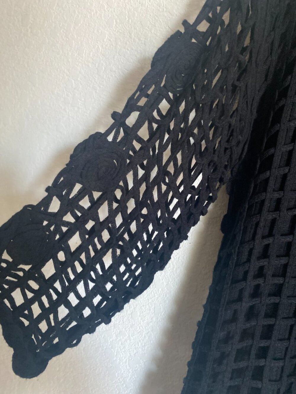 Vintage Black Crochet Open Work Tunic Sweater Rosette Macrame Sleeve Lagenlook - Picture 4 of 12